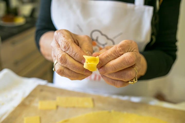 Cesarine: Small group Pasta and Tiramisu class in Modena