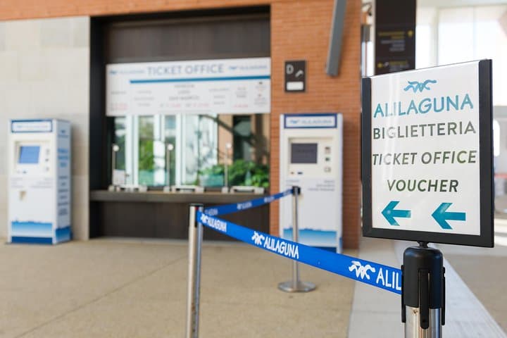Alilaguna Ticket office at Marco Polo airport dockyard