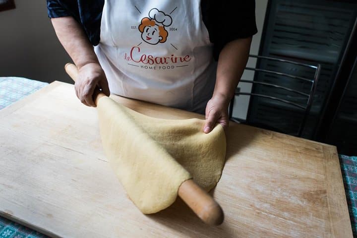 Our Cesarine use a very long rolling pin but you can use also use a pasta machine ;)