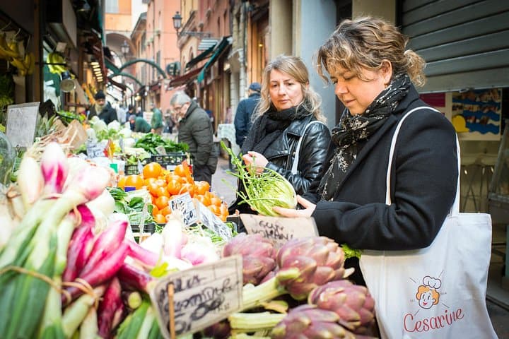 Cesarine: Market Tour & Cooking Class at Local's Home in Bologna