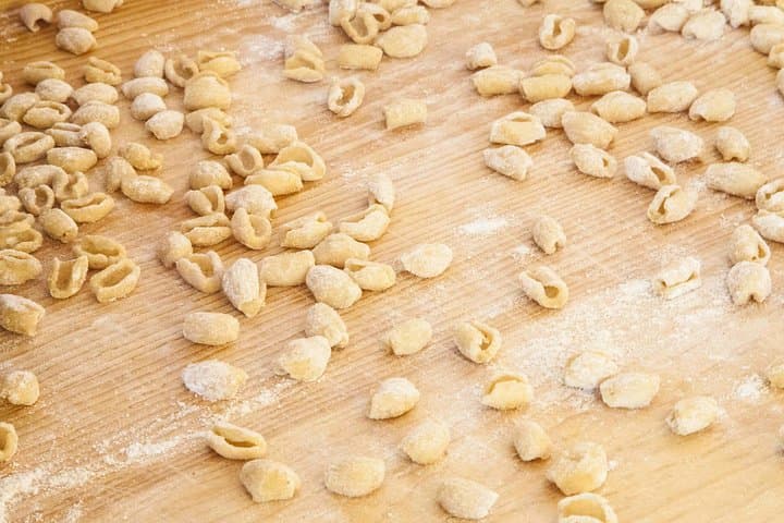 Lecce: Pasta & Tiramisu Class in Authentic Local Home by Cesarine