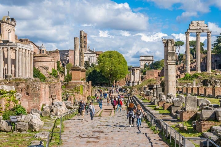 Colosseum and Roman Forum Guided Tour
