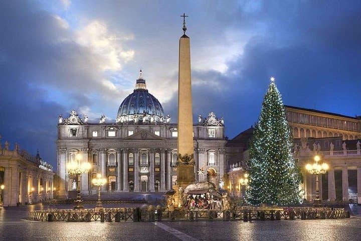 Christmas Walking Tour in Rome