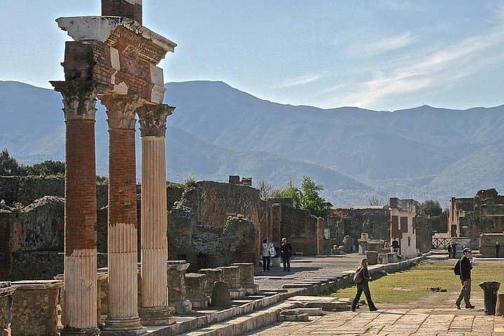 Pompeii New Discoveries Private Guided Tour