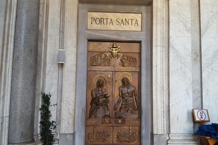 Rome: Between Holy Doors Small Group Walking Tour