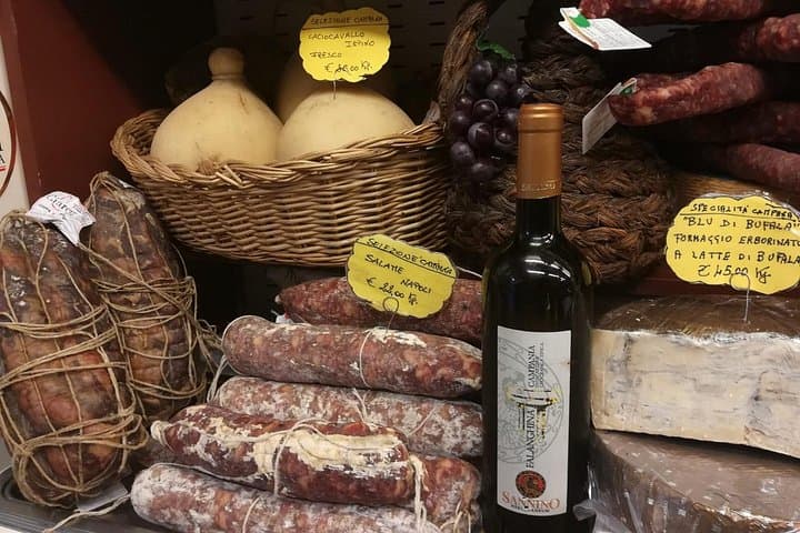 Naples Street Food Tour with Foodie Guide around Historical Center