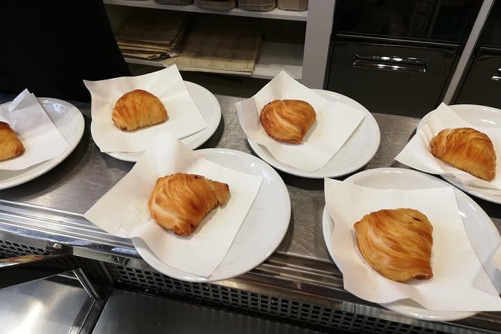 Naples Street Food Tour with Foodie Guide around Historical Center