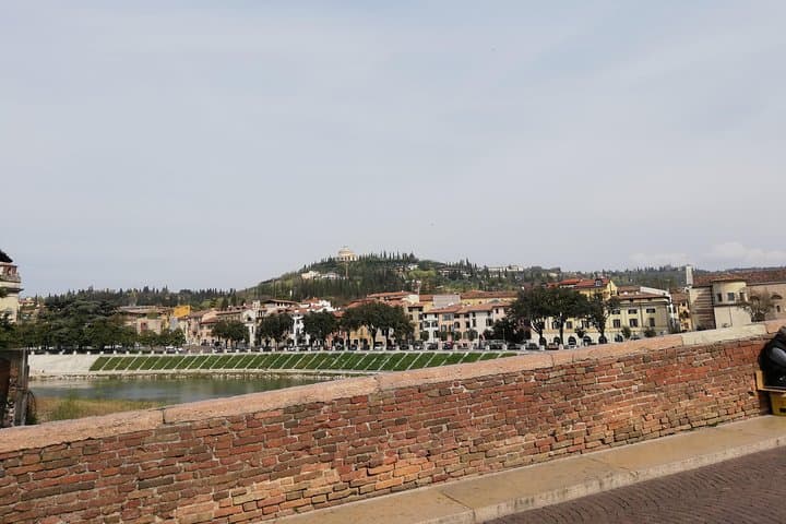 A Charming Verona Small Group Stress Free City Tour with a Local Guide
