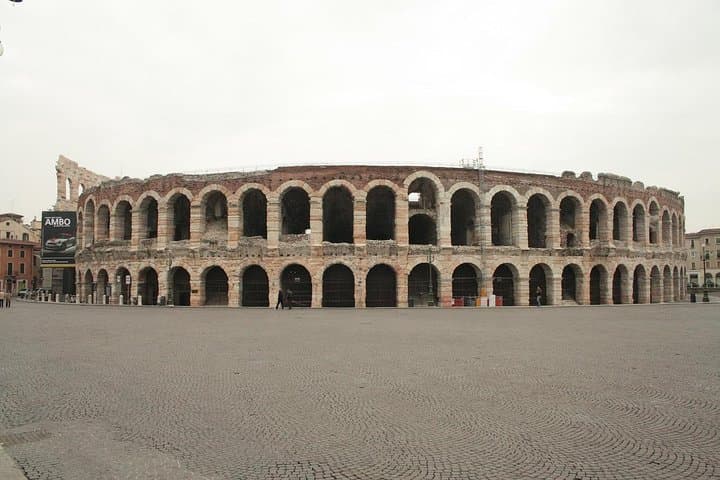 A Charming Verona Small Group Stress Free City Tour with a Local Guide