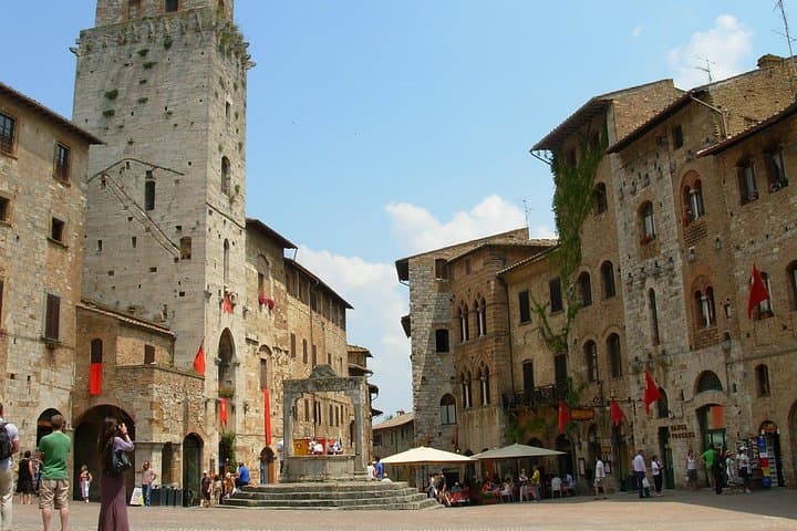 San Gimignano: main place
