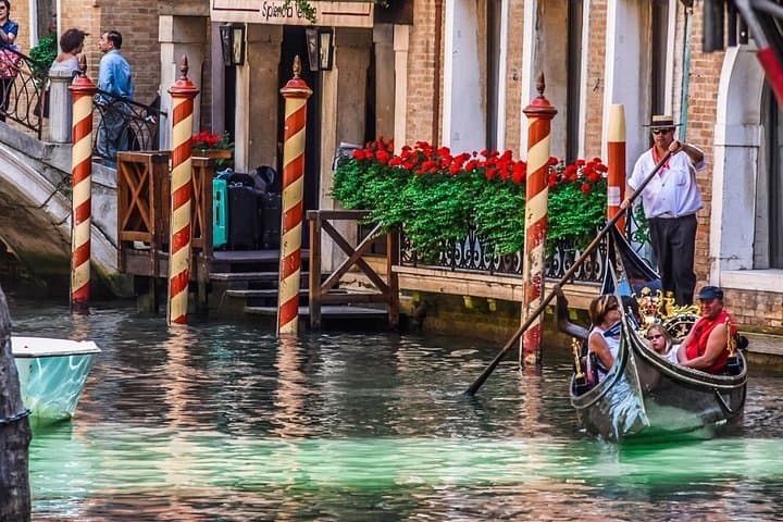 30-min Private Gondola Ride for up to 5 people
