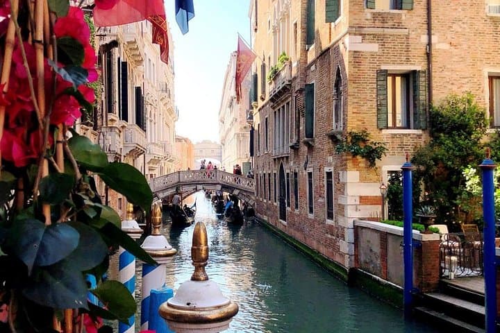 30-min Private Gondola Ride for up to 5 people