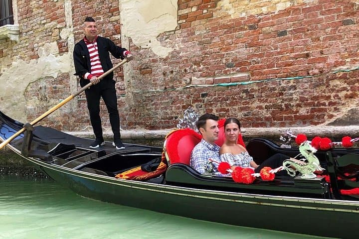 30-min Private Gondola Ride for up to 5 people