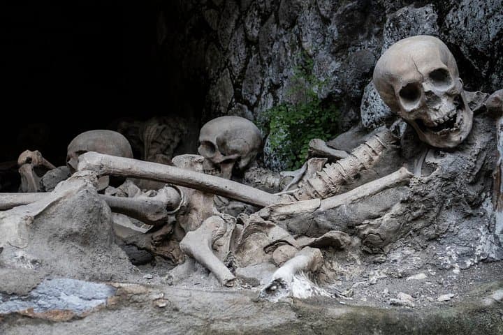 skeletons of victims on the beach side in Herculaneum