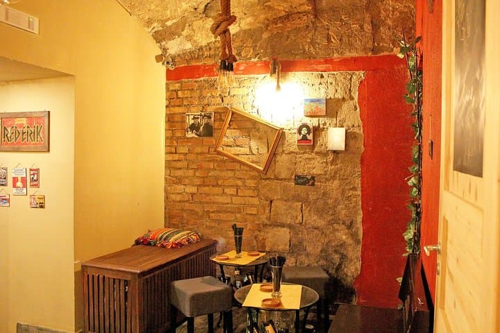 Secondary room