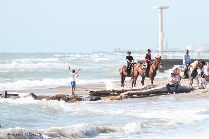 Rome: Horseback Riding on the Beach with aperitif