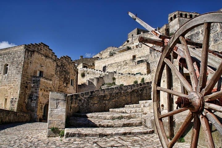 Holidays by train: 7 days to discover Puglia