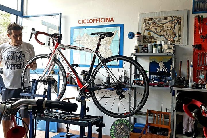 Rent road bike