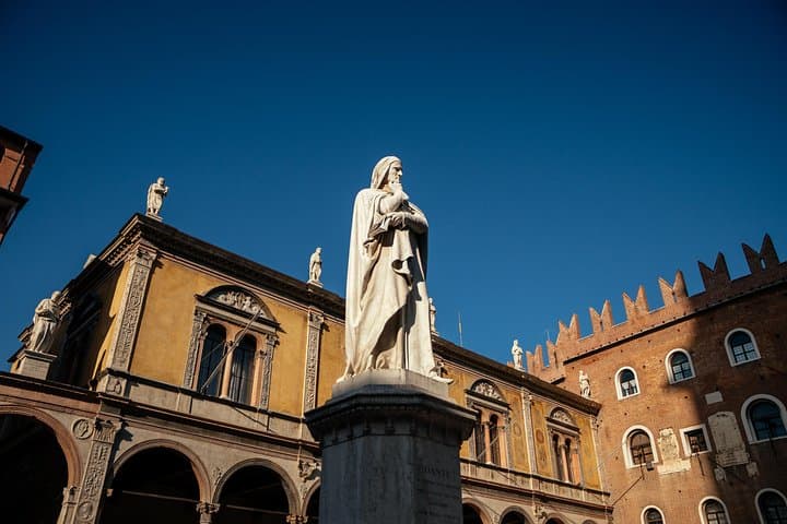 Private City Kickstart Tour: Verona