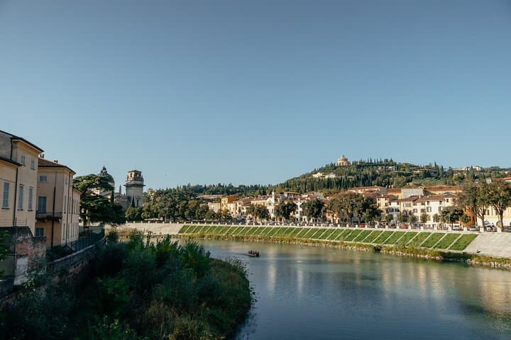 Private City Kickstart Tour: Verona