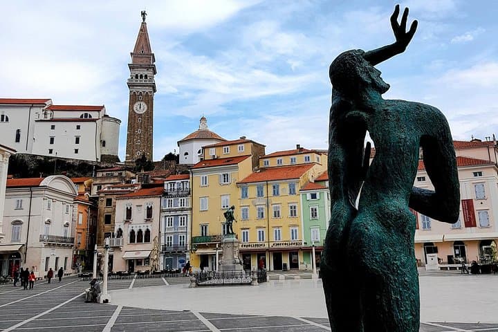 Piran - Tartini Squarehttps://www.tripadvisor.com/PreviewImage?p=11&img=309940790