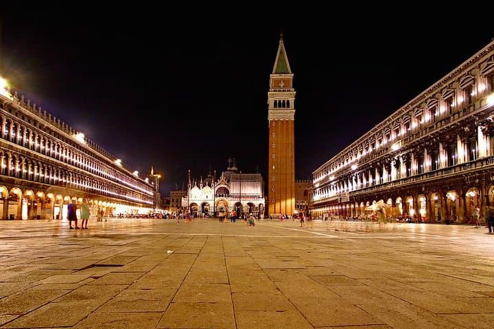 Venice: private night walking tour