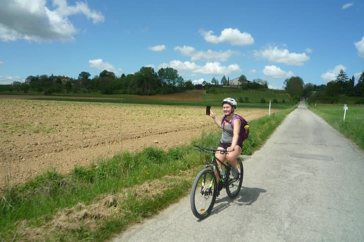 Tuscan countryside bike tour and food tasting