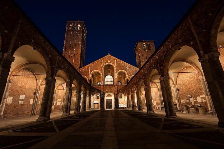 Milan by night private guided tour, by car