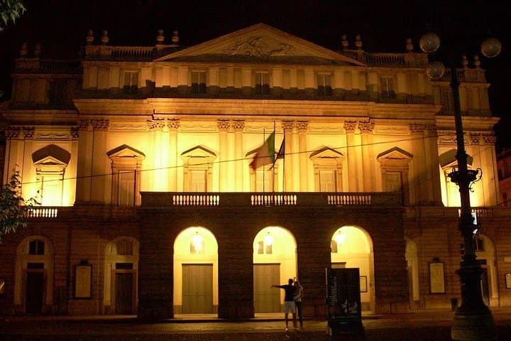 Milan by night private guided tour, by car