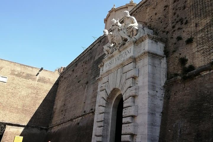 Skip-The-Line Tour: Vatican Museum & Sistine Chapel