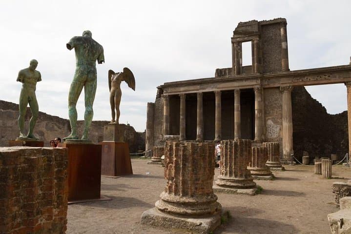 Paestum and Pompeii- Full day tour from Rome
