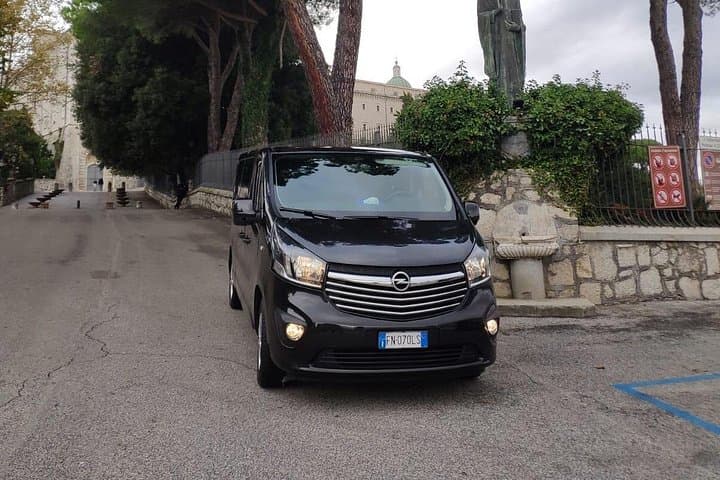 Private Arrival Transfer: Rome Train Station to Hotel
