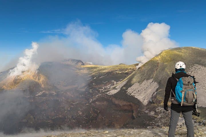 Etna: excursion to the summit craters - Ashàra