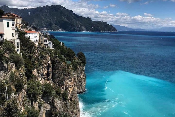 VIEW OF THE AMALFI COAST
