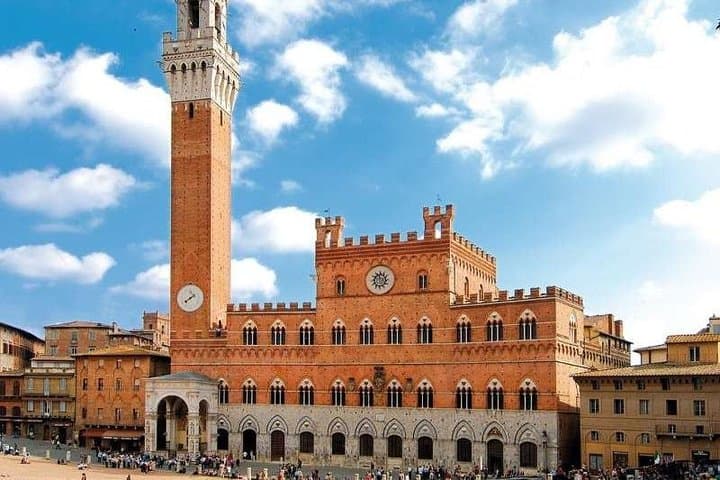 The majestic Palazzo Pubblico