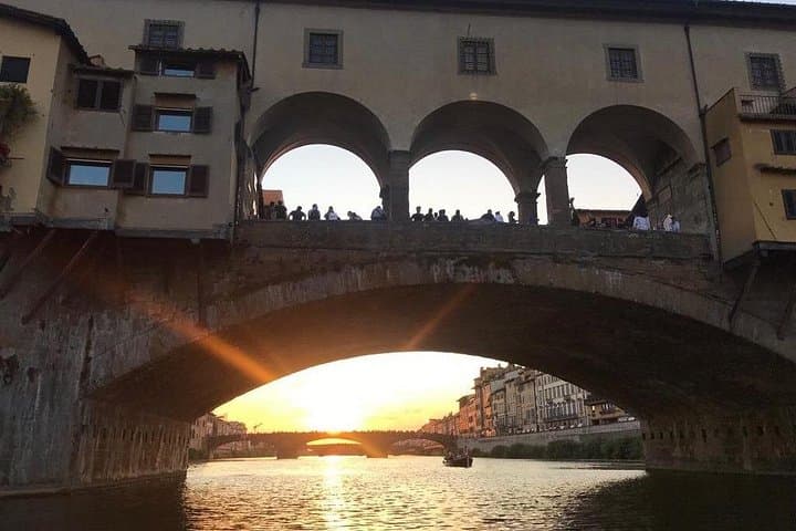 VIP Florence Private Sunset Boat Tour with Prosecco