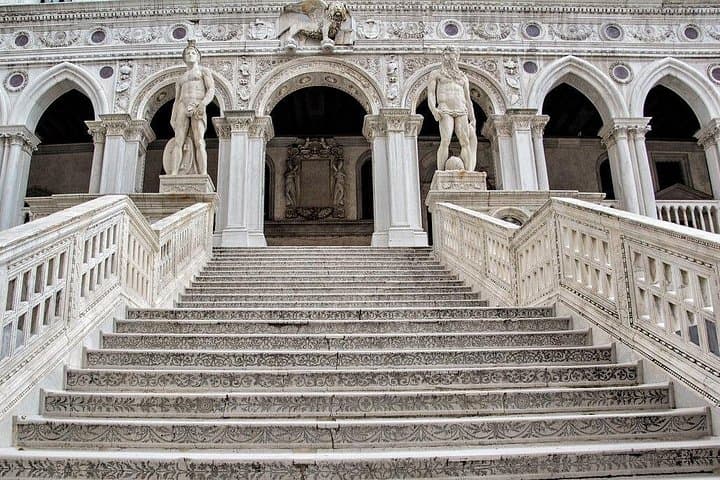 Private Venice City Tour and Gondola Ride