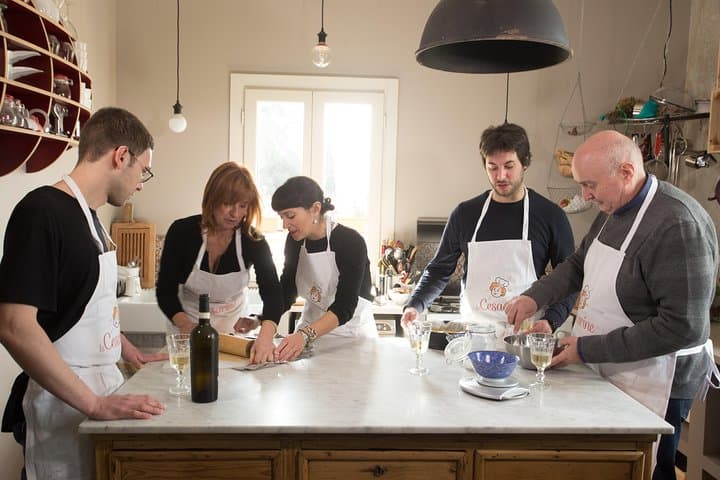 Private cooking class with lunch or dinner in Arzachena