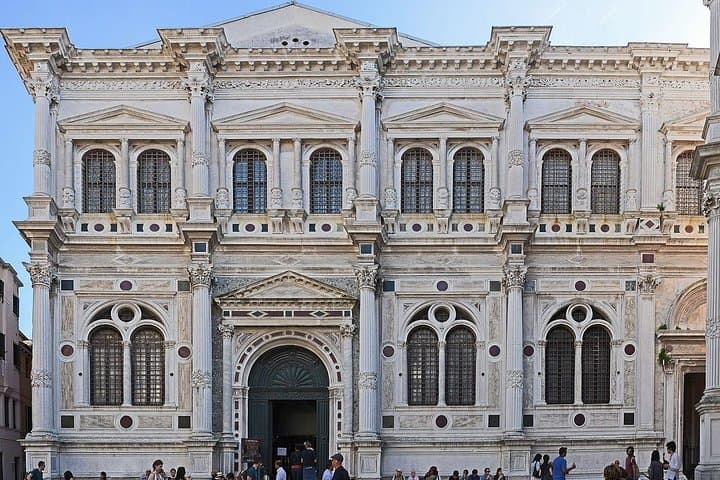 Private Walking Tour: Dorsoduro and San Polo Districts in Venice