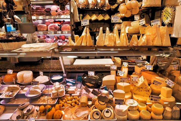 Small-group Street food tour in Aosta