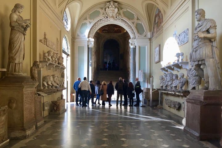 Benefit from the insight of a private guide just for your group