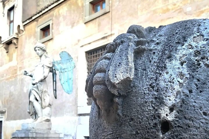 Skip-the-line Castle Sant'Angelo Museum & Bridge private Guided Tour in Rome