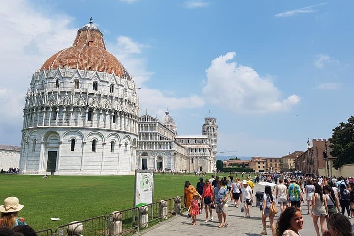 Florence and Pisa Luxury Private Tour: Mercedes Comfort from Rome