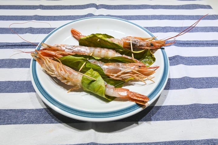 Lunch or dinner and cooking demo at a local home in Vico Equense