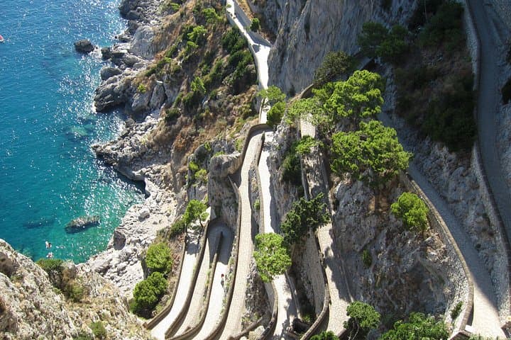 Private Day trip from Rome to Positano and Pompeii with official Guide