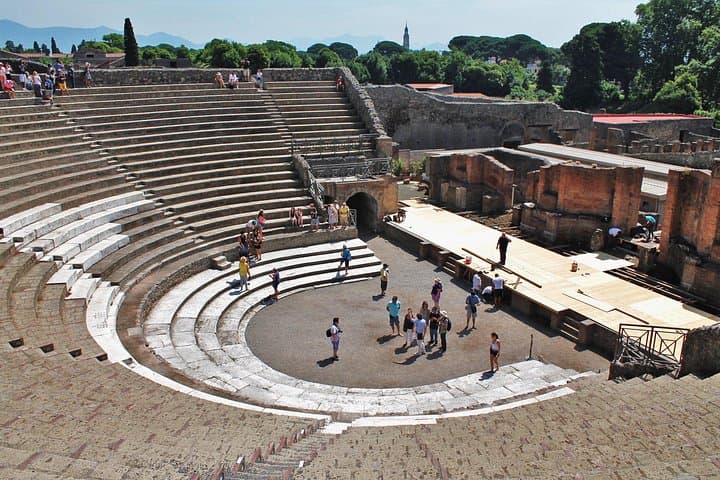 Private Day trip from Rome to Positano and Pompeii with official Guide