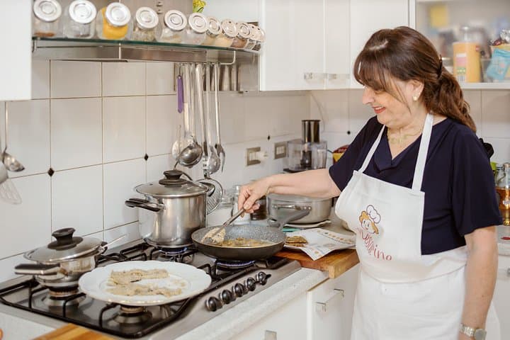 Cesarine: Market Tour & Home Cooking Class in La Spezia