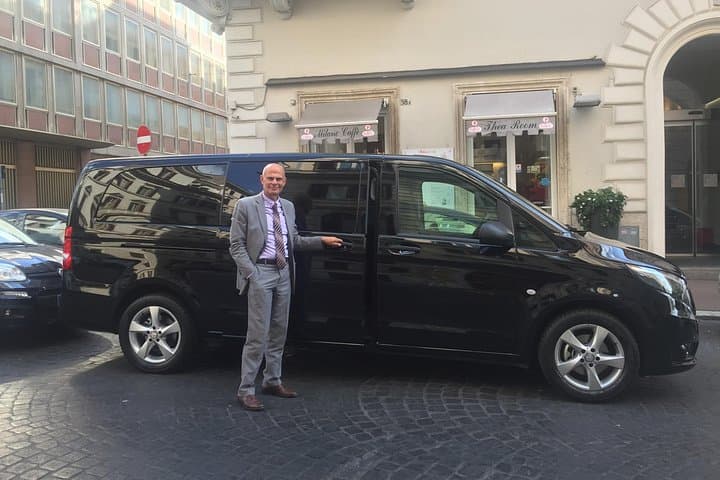 Transfer to Fiumicino/Ciampino Airport from Rome city center