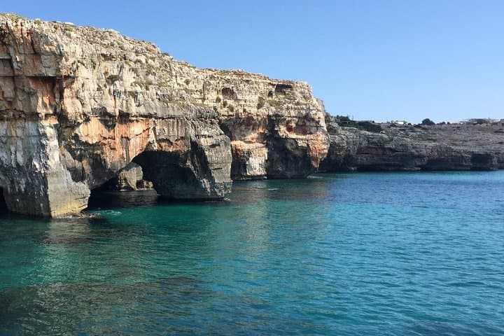 Cave of the three doors