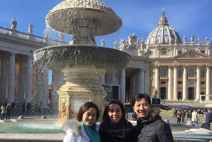 Express Early Morning Sistine Chapel Tour with Max 6 People